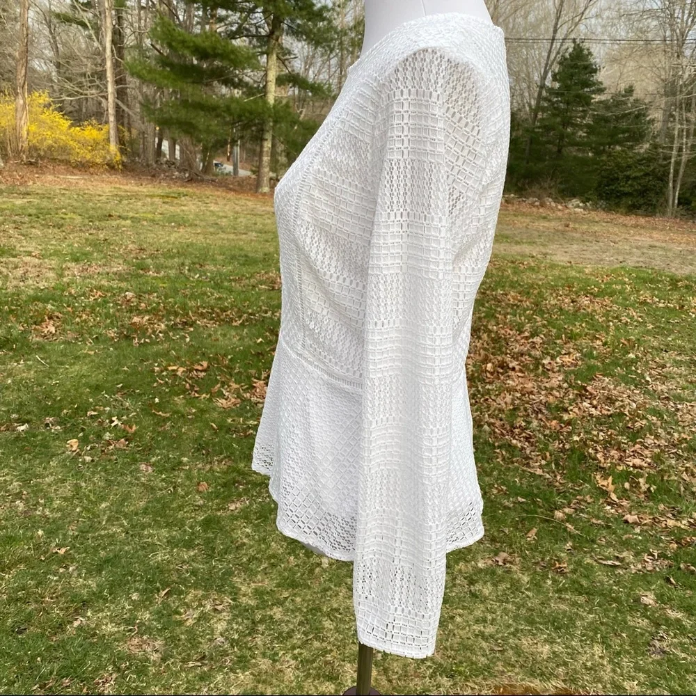 BANANA REPUBLIC TOP BLOUSE WHITE LACE PEPLUM LONG SLEEVE CREWNECK SIZE S